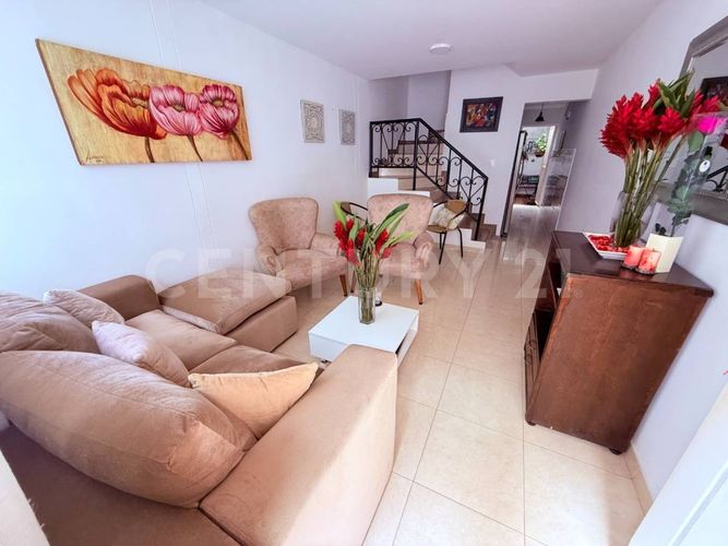 Casa de 3 alcobas en venta en Sector Cañaveralejo Guadalupe, Cali, 72 m² · foto 2 de 14