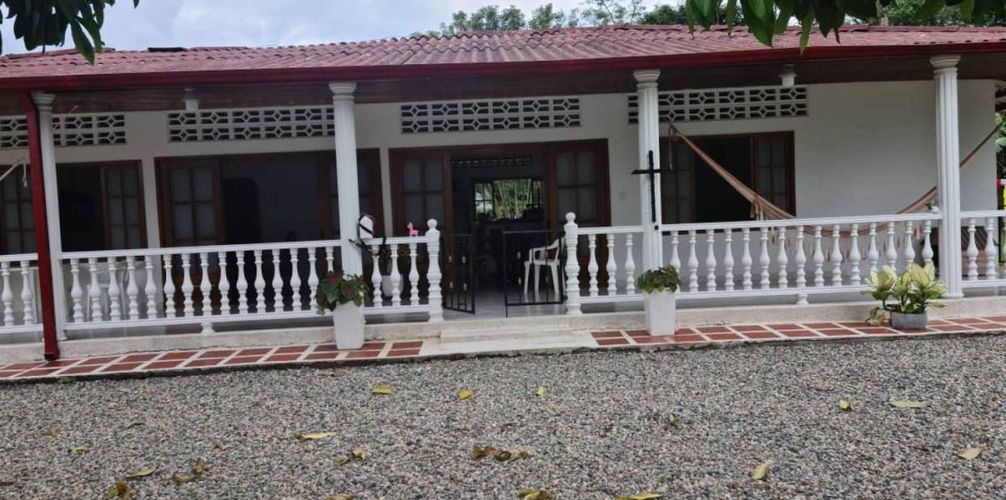 Finca en venta en Vanguardia, Villavicencio, 7500 m² · foto 2 de 5