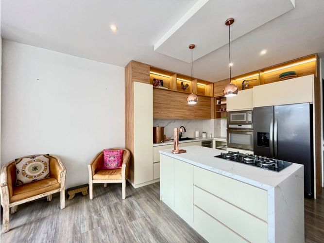 Apartamento de 2 alcobas en venta en La Cabrera, Bogotá, 131 m² · foto 3 de 16