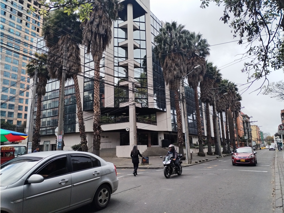 Oficina en Arriendo en Lago gaitan, Bogotá