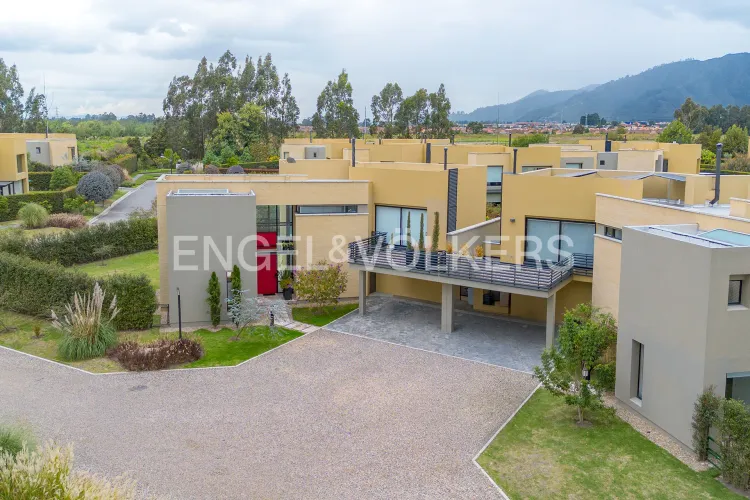 Casa de 4 alcobas en venta en Pueblo Viejo, Cota, 244 m² · foto 16 de 20