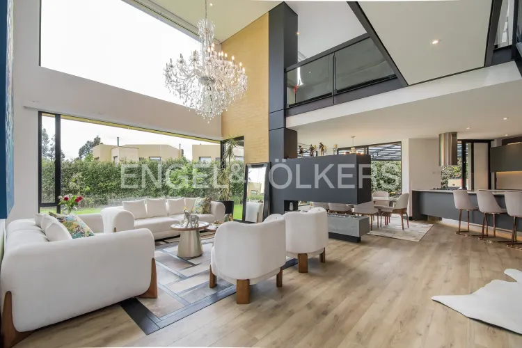 Casa de 4 alcobas en venta en Pueblo Viejo, Cota, 244 m² · foto 2 de 20