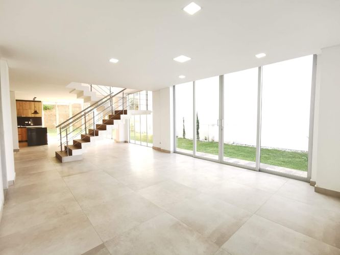 Casa de 4 alcobas en venta en Pance, Cali · foto 2 de 10