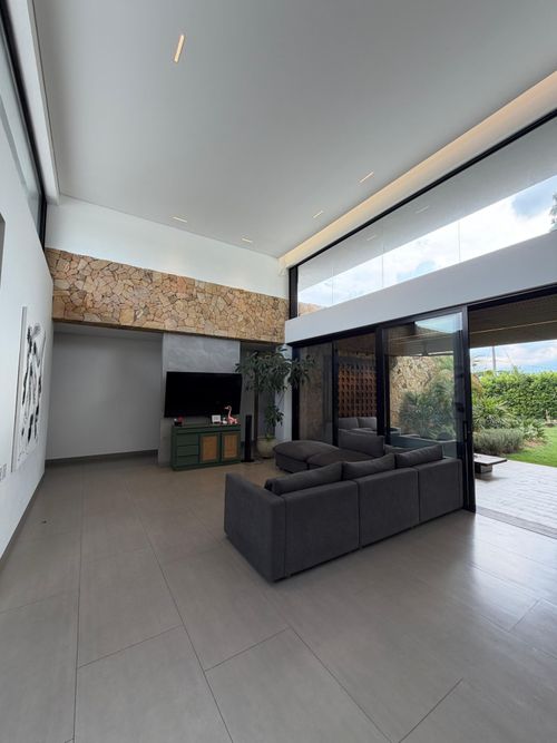 Casa de 3 alcobas en venta en La Morada, Jamundí, 470 m² · foto 2 de 22