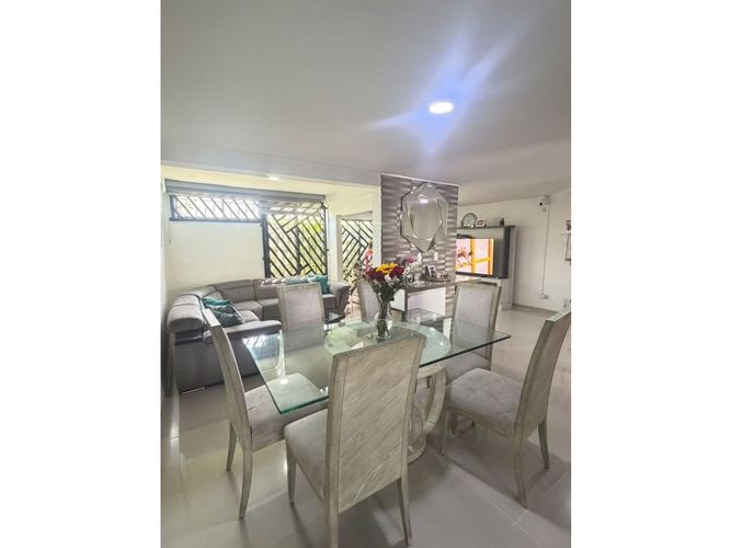 Casa de 4 alcobas en venta en La Carolina, Cali, 232 m² · foto 4 de 24