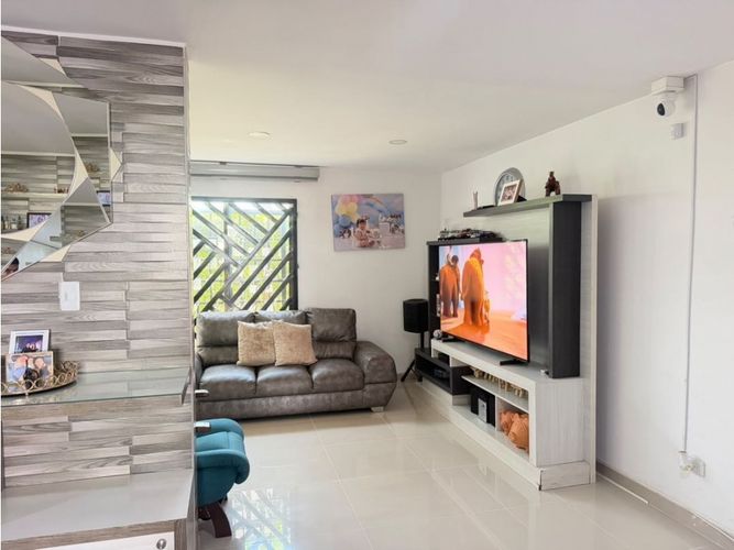 Casa de 4 alcobas en venta en La Carolina, Cali, 232 m² · foto 5 de 24