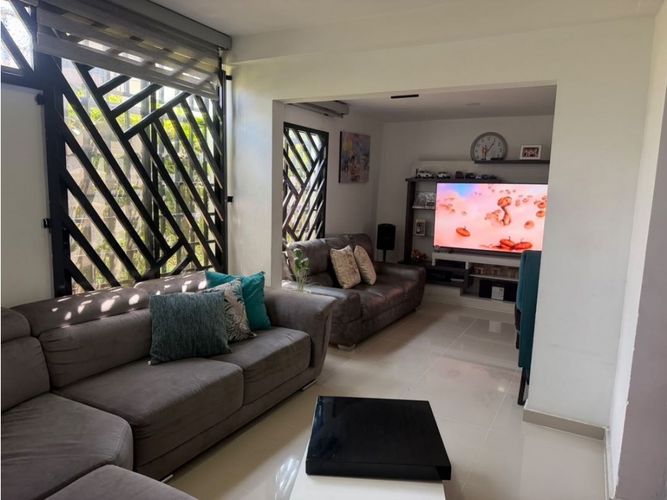 Casa de 4 alcobas en venta en La Carolina, Cali, 232 m² · foto 6 de 24