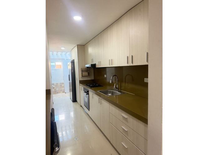 Casa de 4 alcobas en venta en La Carolina, Cali, 232 m² · foto 10 de 24