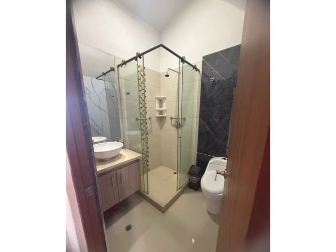 Casa de 4 alcobas en venta en La Carolina, Cali, 232 m² · foto 17 de 24