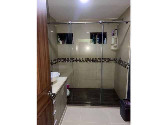 Casa de 4 alcobas en venta en La Carolina, Cali, 232 m² · foto 23 de 24