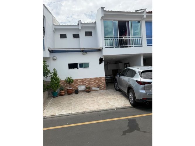 Casa de 4 alcobas en venta en La Carolina, Cali, 232 m² · foto 24 de 24