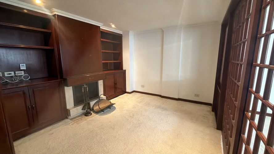 Apartamento de 3 alcobas en venta en Niza, Bogotá, 160 m² · foto 2 de 15