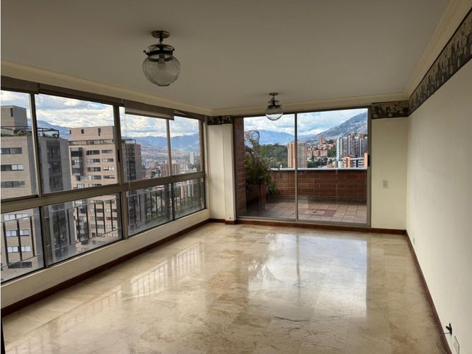 Apartamento de 3 alcobas en venta en Castropol, Medellín, 255 m² · foto 4 de 24