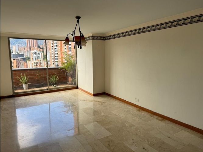 Apartamento de 3 alcobas en venta en Castropol, Medellín, 255 m² · foto 5 de 24