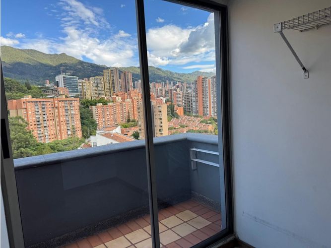 Apartamento de 3 alcobas en venta en Castropol, Medellín, 255 m² · foto 11 de 24
