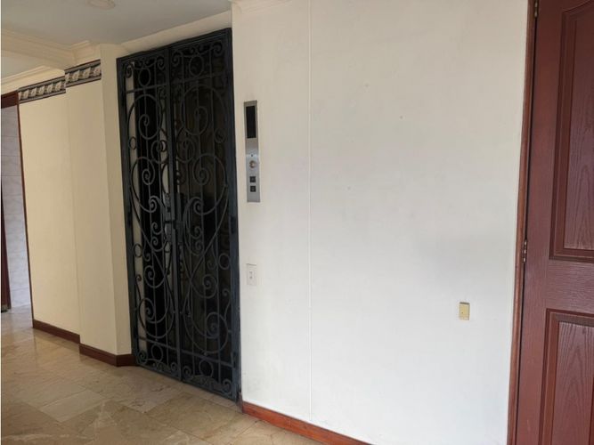 Apartamento de 3 alcobas en venta en Castropol, Medellín, 255 m² · foto 12 de 24