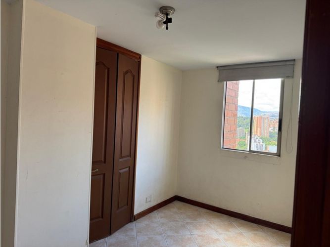 Apartamento de 3 alcobas en venta en Castropol, Medellín, 255 m² · foto 17 de 24