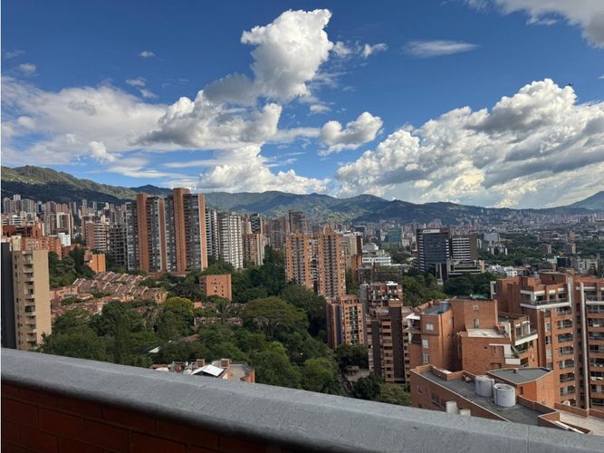 Apartamento de 3 alcobas en venta en Castropol, Medellín, 255 m² · foto 22 de 24