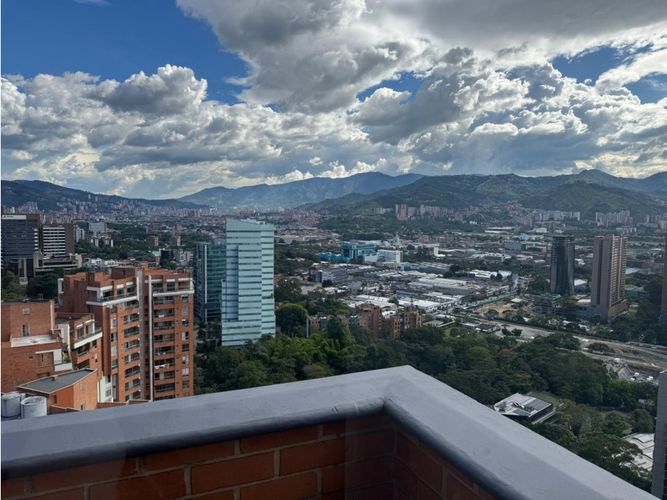 Apartamento de 3 alcobas en venta en Castropol, Medellín, 255 m² · foto 23 de 24
