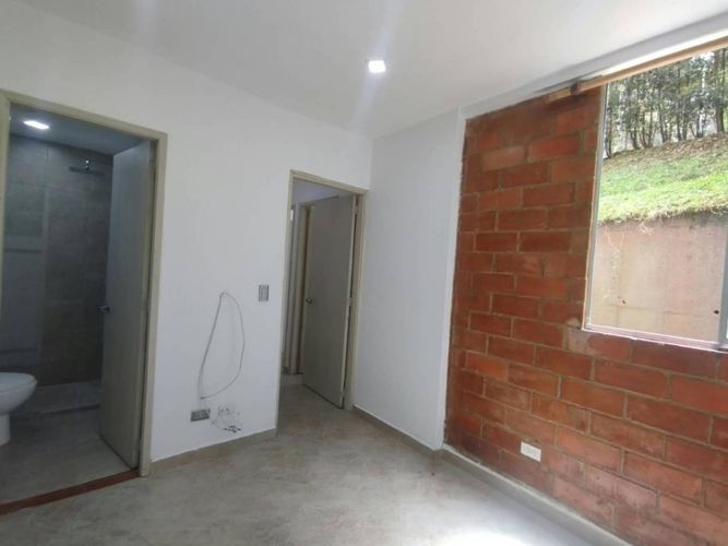 Apartamento de 3 alcobas en arriendo en Loma De San Jose, Sabaneta, 55 m² · foto 8 de 23