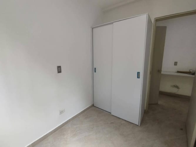 Apartamento de 3 alcobas en arriendo en Loma De San Jose, Sabaneta, 55 m² · foto 10 de 23