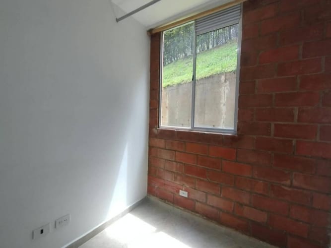 Apartamento de 3 alcobas en arriendo en Loma De San Jose, Sabaneta, 55 m² · foto 12 de 23