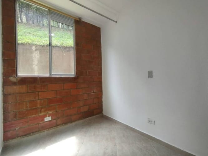Apartamento de 3 alcobas en arriendo en Loma De San Jose, Sabaneta, 55 m² · foto 13 de 23