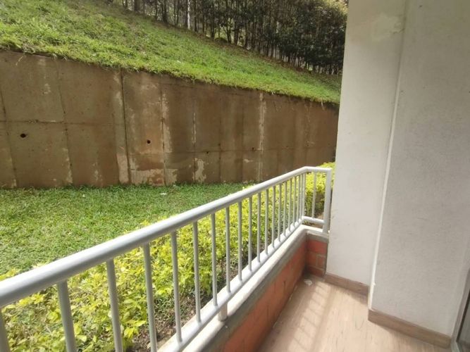 Apartamento de 3 alcobas en arriendo en Loma De San Jose, Sabaneta, 55 m² · foto 21 de 23