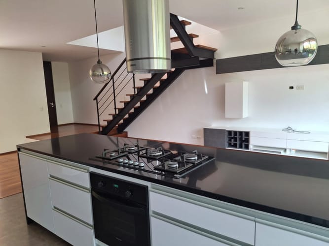 Casa de 4 alcobas en venta en El Virrey, Bogotá, 260 m² · foto 2 de 24