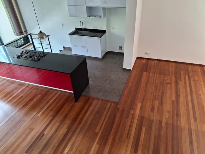 Casa de 4 alcobas en venta en El Virrey, Bogotá, 260 m² · foto 3 de 24