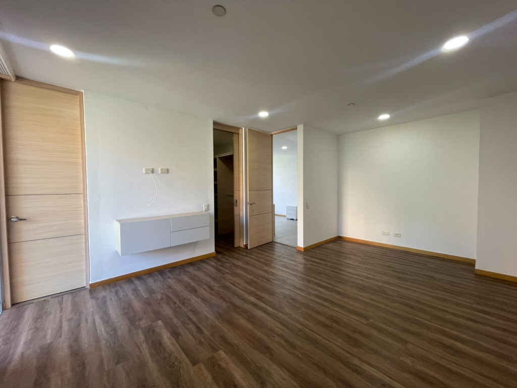 Apartamento en arriendo en Loma De Las Brujas, Envigado · foto 14 de 24