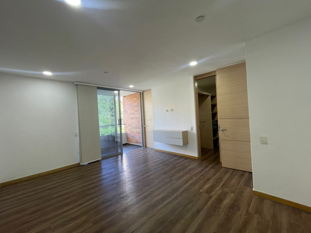 Apartamento en arriendo en Loma De Las Brujas, Envigado · foto 16 de 24