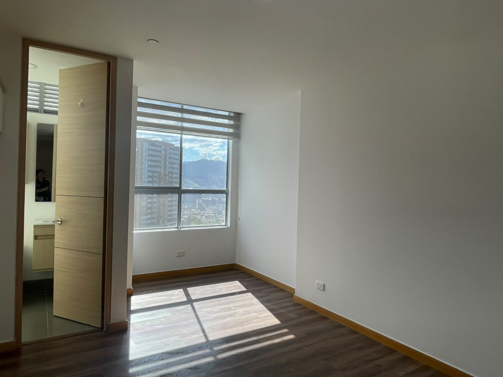 Apartamento en arriendo en Loma De Las Brujas, Envigado · foto 23 de 24