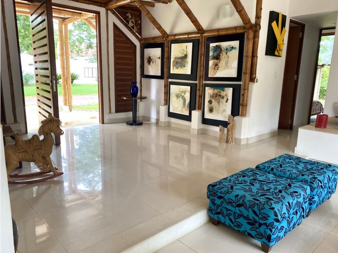 Casa de 4 alcobas en venta en Ricaurte, 400 m² · foto 5 de 15