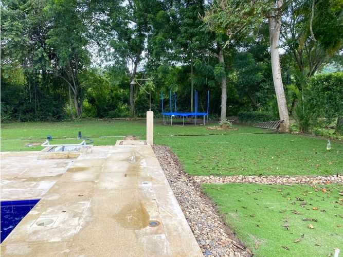 Casa de 4 alcobas en venta en Ricaurte, 400 m² · foto 15 de 15