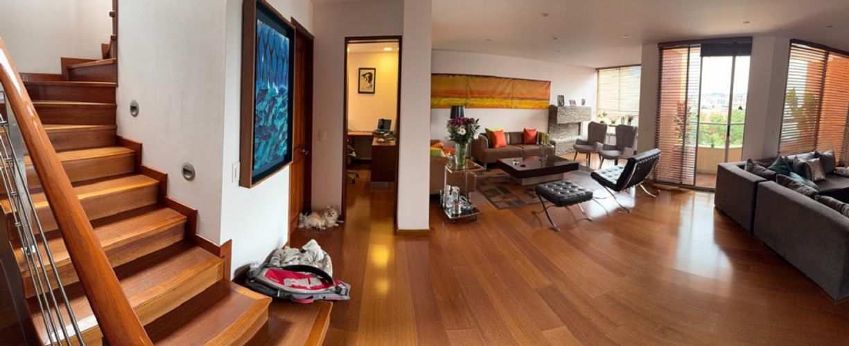 Apartamento de 3 alcobas en venta en Santa Barbara Alta, Bogotá, 228 m² · foto 3 de 14