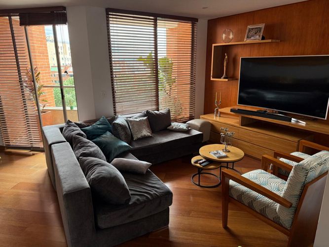 Apartamento de 3 alcobas en venta en Santa Barbara Alta, Bogotá, 228 m² · foto 4 de 14