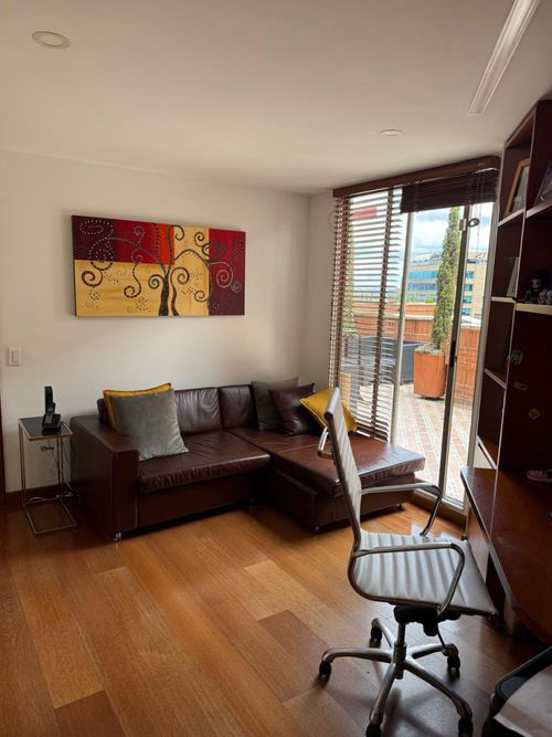 Apartamento de 3 alcobas en venta en Santa Barbara Alta, Bogotá, 228 m² · foto 7 de 14