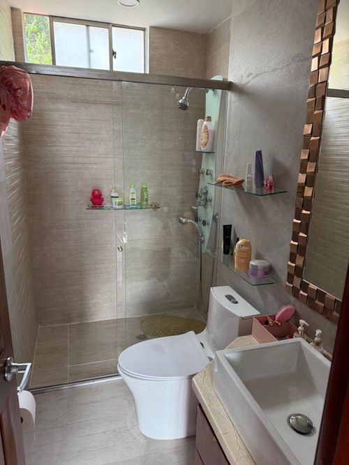 Apartamento de 3 alcobas en venta en Santa Barbara Alta, Bogotá, 228 m² · foto 8 de 14