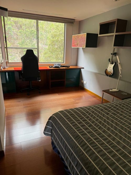 Apartamento de 3 alcobas en venta en Santa Barbara Alta, Bogotá, 228 m² · foto 10 de 14