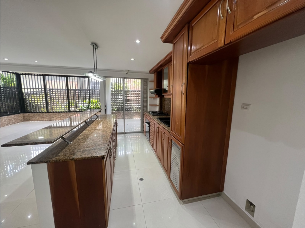 Casa en arriendo en Las Palmas, Medellín · foto 3 de 24
