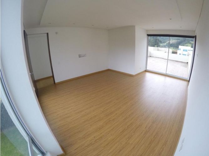 Casa de 3 alcobas en arriendo en Chuntame, Cajicá, 300 m² · foto 7 de 11