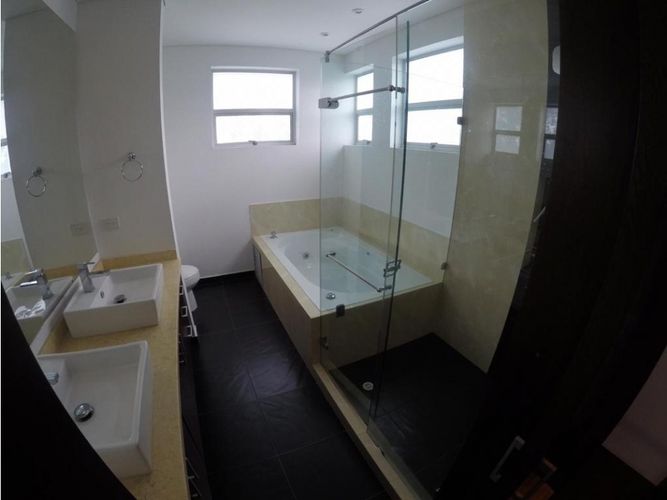 Casa de 3 alcobas en arriendo en Chuntame, Cajicá, 300 m² · foto 9 de 11