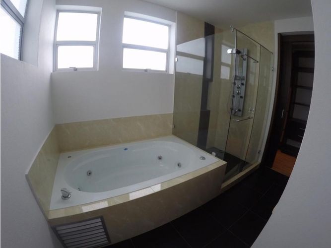 Casa de 3 alcobas en arriendo en Chuntame, Cajicá, 300 m² · foto 10 de 11