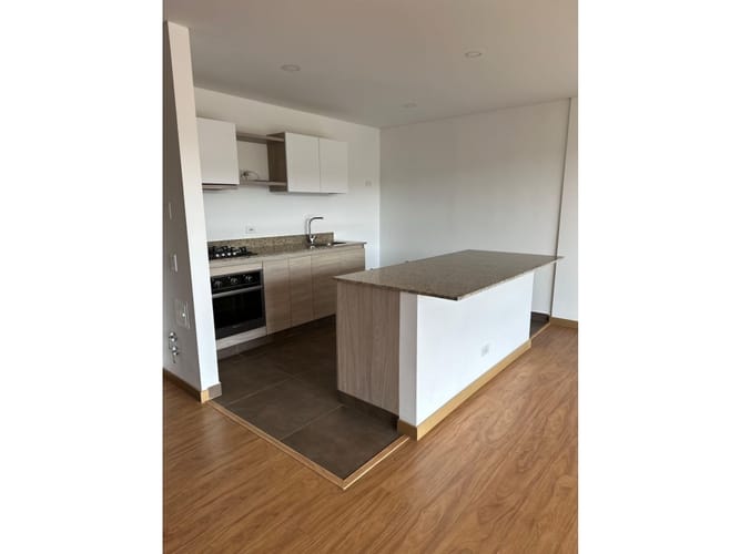 Apartamento de 3 alcobas en venta en Agrupacion Calahorra, Cajicá, 114 m² · foto 2 de 24