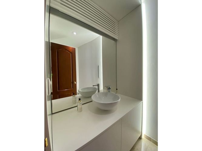 Apartamento de 3 alcobas en venta en Chicó Reservado, Bogotá, 196 m² · foto 8 de 14