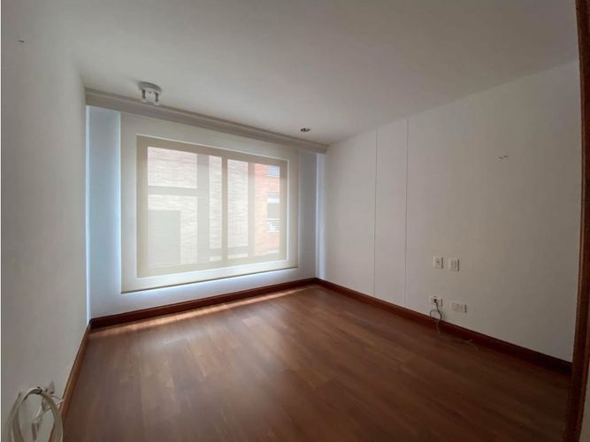 Apartamento de 3 alcobas en venta en Chicó Reservado, Bogotá, 196 m² · foto 10 de 14