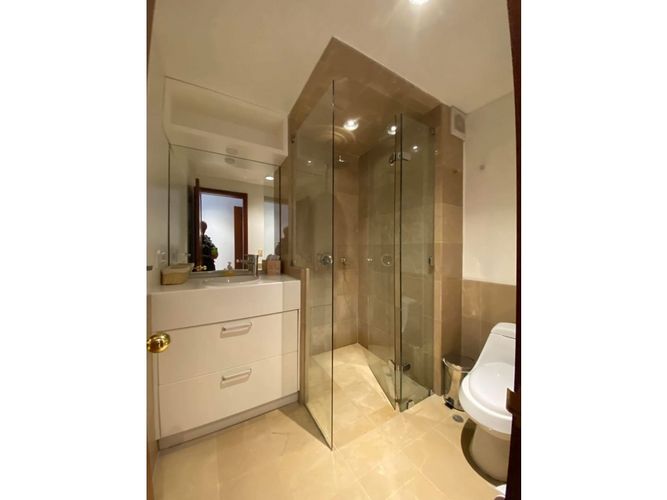 Apartamento de 3 alcobas en venta en Chicó Reservado, Bogotá, 196 m² · foto 11 de 14