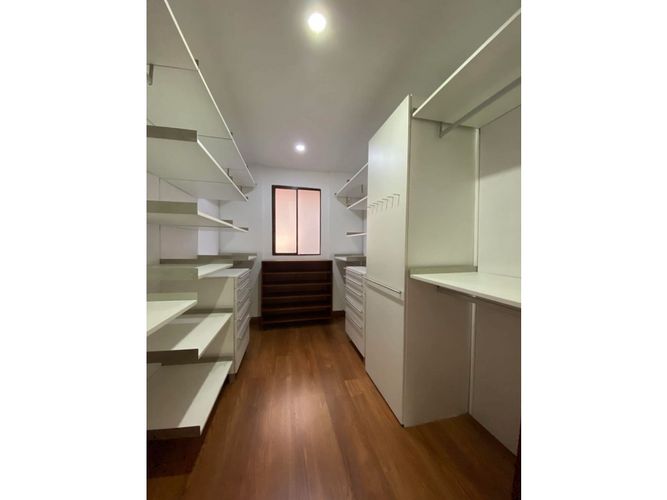 Apartamento de 3 alcobas en venta en Chicó Reservado, Bogotá, 196 m² · foto 14 de 14