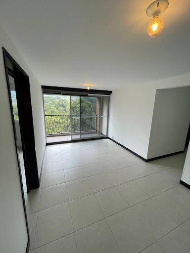 Apartamento en arriendo en La Castellana, Medellín · foto 4 de 20